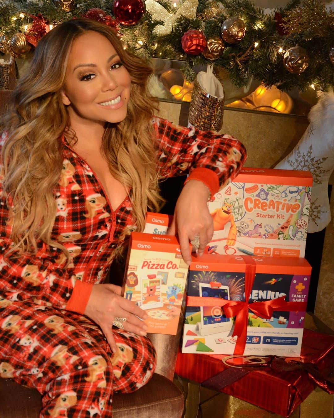 マライア・キャリーのインスタグラム：「Osmo is the holiday gift of the season. This Christmas, I’ve partnered with @playosmo to donate more than $100,000 of this innovative learning tool to kids in need. It's the perfect holiday gift for kids ages 3-10.  Head over to playosmo.com to give the gift of learning to your little ones this holiday season. And there's a big sale today! Use the code “MARIAH” at check-out to get an additional discount.」