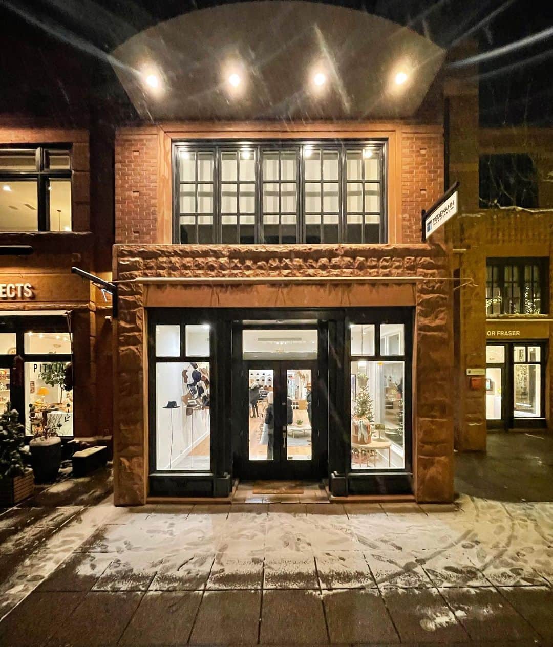 Nick Fouquetのインスタグラム：「❄️I began this journey in a parking garage basement in 2012. I can’t believe that today we have our second store in Aspen, a town I lived in and grew up coming too. I’m in constant gratitude of the  people, friends and family that has supported me along the way.  These are wild times, but a time to create and continue to pursue what we love. I want to continue to spread the joy of this craft and what we do. Thanks to my team and the people that helped along the way. You know who you are.   Ps we are practicing safe measure during these times, stay safe and big love. ❄️  Nick」