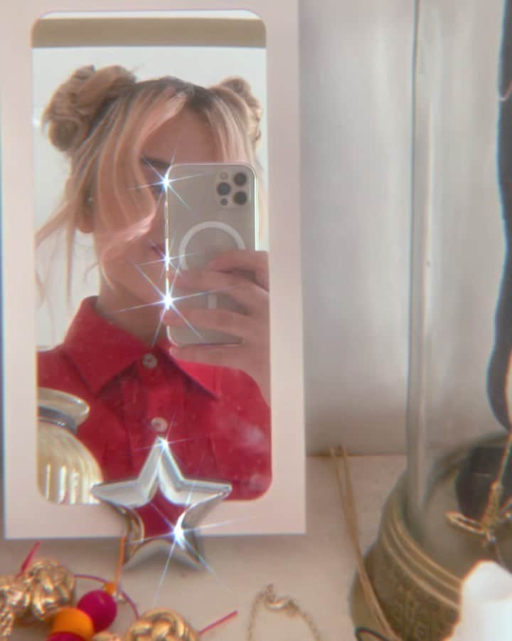 ペイトン・リストのインスタグラム：「🌙」