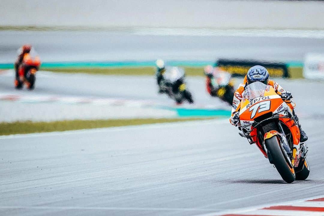 レプソル・ホンダさんのインスタグラム写真 - (レプソル・ホンダInstagram)「#TheYearThatWas - #CatalanGP ⠀⠀⠀⠀⠀⠀⠀⠀⠀ There was no stopping this season as the train kept on rolling! Back on home soil and a certain someone paid us a little visit...」12月16日 5時41分 - hrc_motogp
