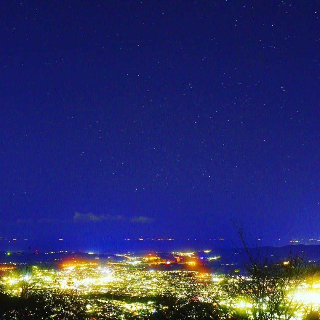のインスタグラム：「🌃🌠」