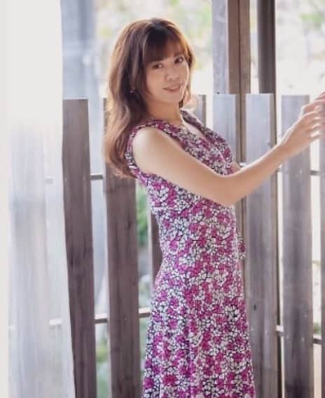 及川愛未のインスタグラム：「2nd写真集☀️☀️ アザーカットというより編集前データ📸 すごく全体的に明るくて、とくにレタッチ要らずの写真ばかりですが、更にパワーアップした完成版が楽しみです💿📚  #shooting #撮影 #model  #写真集 #写真集撮影 #2nd写真集 #郡司大地 #作品 #グラビア #コスプレ #roundgirl #rq #サロンモデル #ブライダルモデル #ポートレートしま専科  #ポートレート  #photography  #photo  #写真  #写真好きな人と繋がりたい  #写真撮るの好き人と繋がりたい  #portraitmodel #portrait  #tokyocameraclub  #カメラマン募集  #被写体募集  #ファインダー #ファインダー越しの私の世界 #キリトリセカイ #followme ‪ ‬  1st写真集📚 https://www.amazon.co.jp/s?k=manami+pinup+girl&ref=nb_sb_nossQieecsF1  エンジェルガール https://angelgirl.theshop.jp」