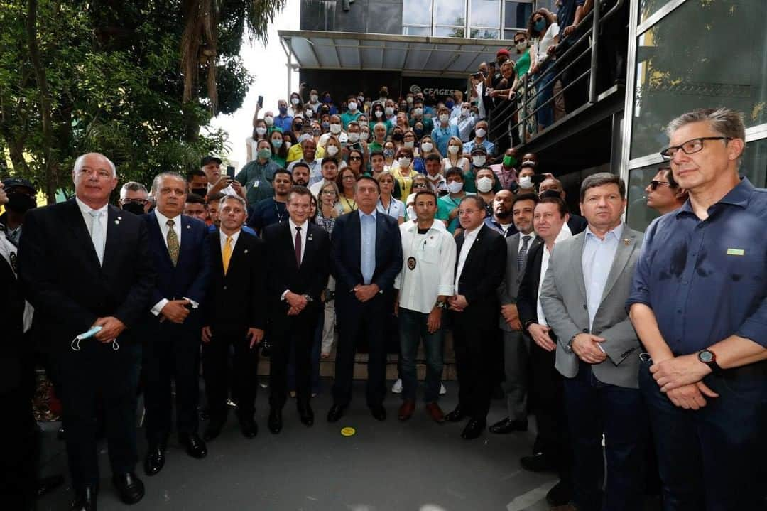 ジルマ・ルセフさんのインスタグラム写真 - (ジルマ・ルセフInstagram)「O Presidente Jair Bolsonaro participou, nesta terça-feira (15), da cerimônia de reinauguração da Torre do Relógio da Companhia de Entrepostos e Armazéns Gerais de São Paulo (Ceagesp), localizada na Zona Oeste da capital.  Fotos: Alan Santos/PR」12月16日 6時17分 - presidenciadobrasil