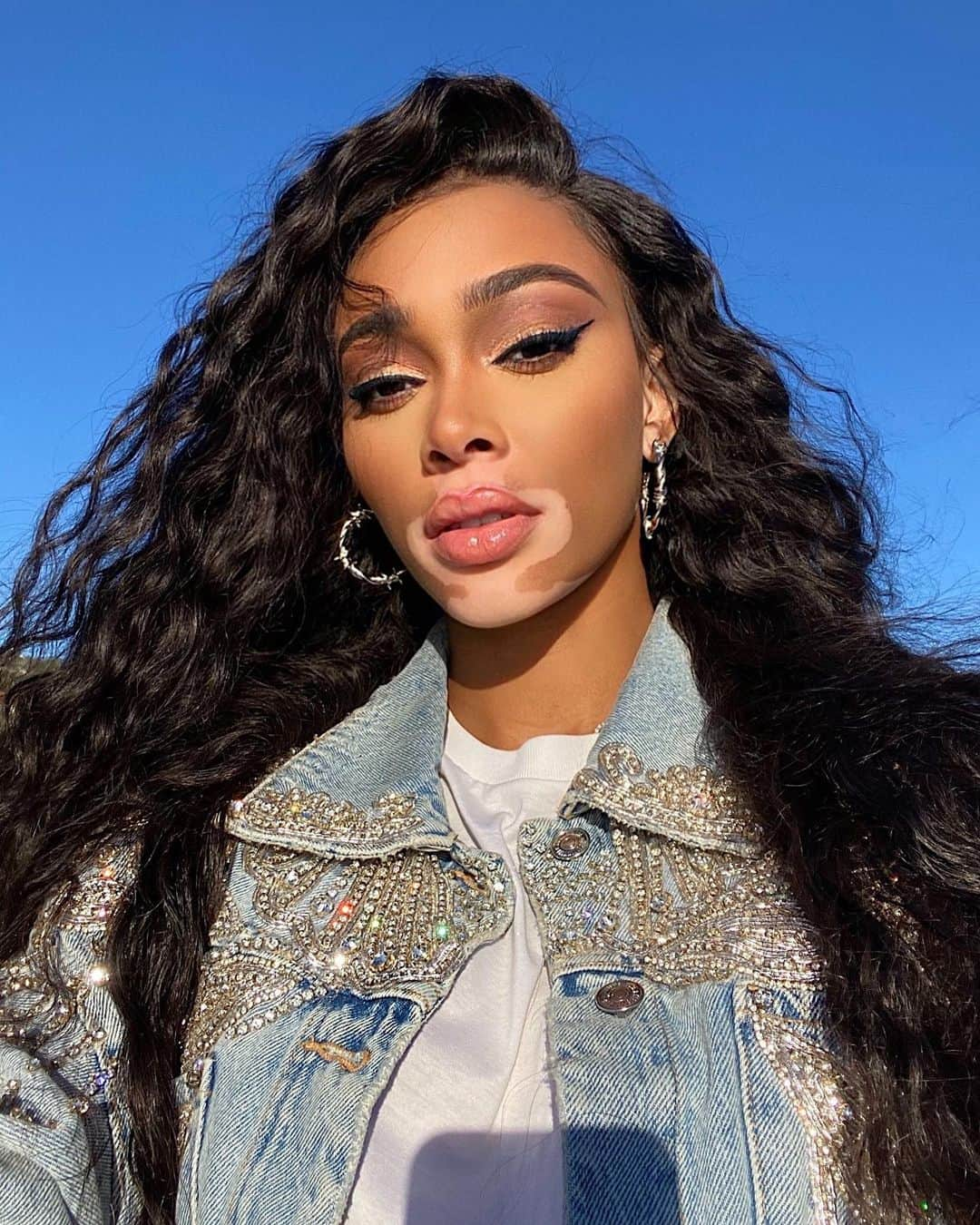 ウィニー・ハーロウさんのインスタグラム写真 - (ウィニー・ハーロウInstagram)「lil babieeeeee 🌻」12月16日 6時26分 - winnieharlow