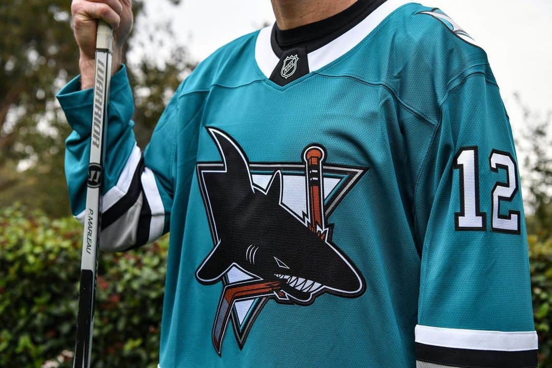NHLさんのインスタグラム写真 - (NHLInstagram)「Sign us up for these 30th Anniversary Sharks jerseys. 🙋‍♂️🙋‍♀️ (📷 @sanjosesharks)」12月16日 6時59分 - nhl