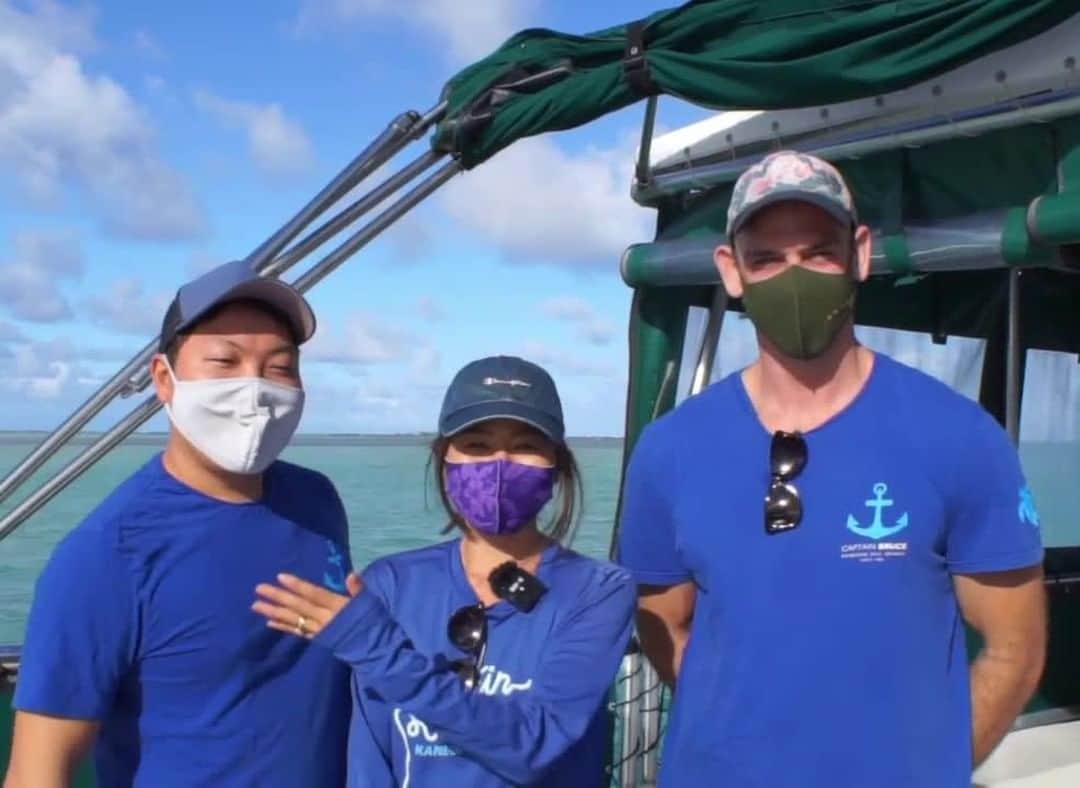 Luxury Cruise by Captain Bruceのインスタグラム：「いよいよ次回のオンラインツアーが近づいてきました！⁠ ⁠ リハーサルでは、サンゴの間で休んでいるカメさんがたくさんいましたよ^^⁠ ⁠ ＜オンラインツアーの詳細＞⁠ ⁠🔊開催は12月19日(土) 9AMから ⁠ https://tengokunoumi.com/tour-online.php⁠ ⁠ ⁠ ⁠⁠ #captainbruce 🌈 #kaneohesandbar #hawaii #oahu #vacation #kamaaina #ahuolaka #ahuihou #aloha #havealohawilltravel #hawaiiinstagram #キャプテンブルース #天国の海ツアー #天国の海 #サンドバーツアー #アフオラカ #ハワイ大好き #オアフ島 #オンラインツアー #バーチャルツアー ⁠」
