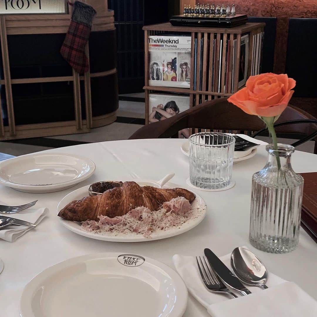 ジヒョンさんのインスタグラム写真 - (ジヒョンInstagram)「- 🥐♥️」12月16日 12時27分 - k_ji_h