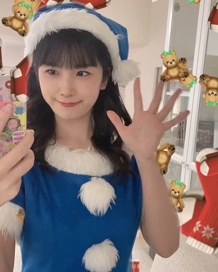 のインスタグラム：「クーリスマスが今年もやってくる〜☺️❤️ふふふ  最近は山口県の写真ばかり投稿してたから………久しぶりのアイドル写真ちょっとはずかしい……なぁ………  #寒いのは年々苦手になってきたけど#この季節はすき ❤️#🎄#🎂#🎅」