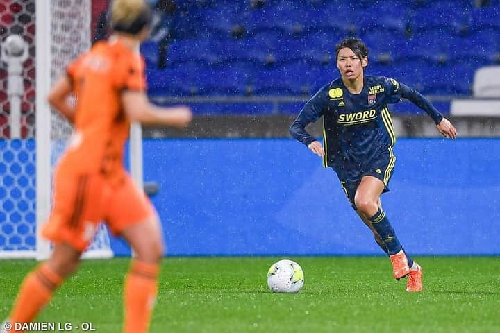 熊谷紗希さんのインスタグラム写真 - (熊谷紗希Instagram)「La qualification pour les huitièmes de finale de l’ @uwcl 👊🏻 Bravo la team @ol 🔴🔵👏🏻#pourGérard#MerciGérard 📸 @damienlgphoto」12月16日 7時42分 - kumagai1017