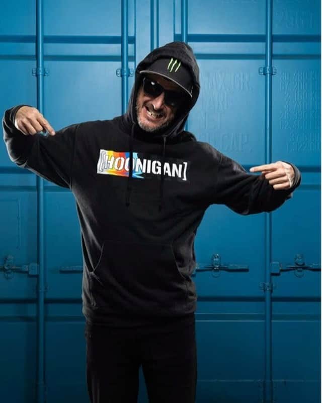 のインスタグラム：「Get it before it's gone! There is limited quantities left of my 2020 livery Hoonigan Racing gear left and once they sell out we won't be making anymore! Get yours at HooniganDotCom. #handbrakesleevenotincluded」