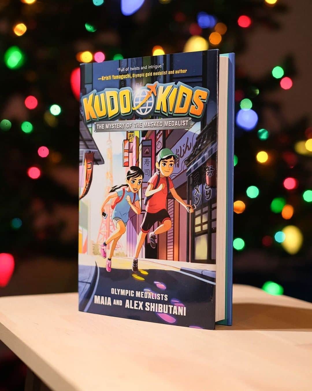 アレックス・シブタニさんのインスタグラム写真 - (アレックス・シブタニInstagram)「Holiday gift suggestion time!! How about our new book, “Kudo Kids: The Mystery of the Masked Medalist”? It’s perfect for readers age 8 and up! 🎁📖🎊」12月16日 8時08分 - shibsibs