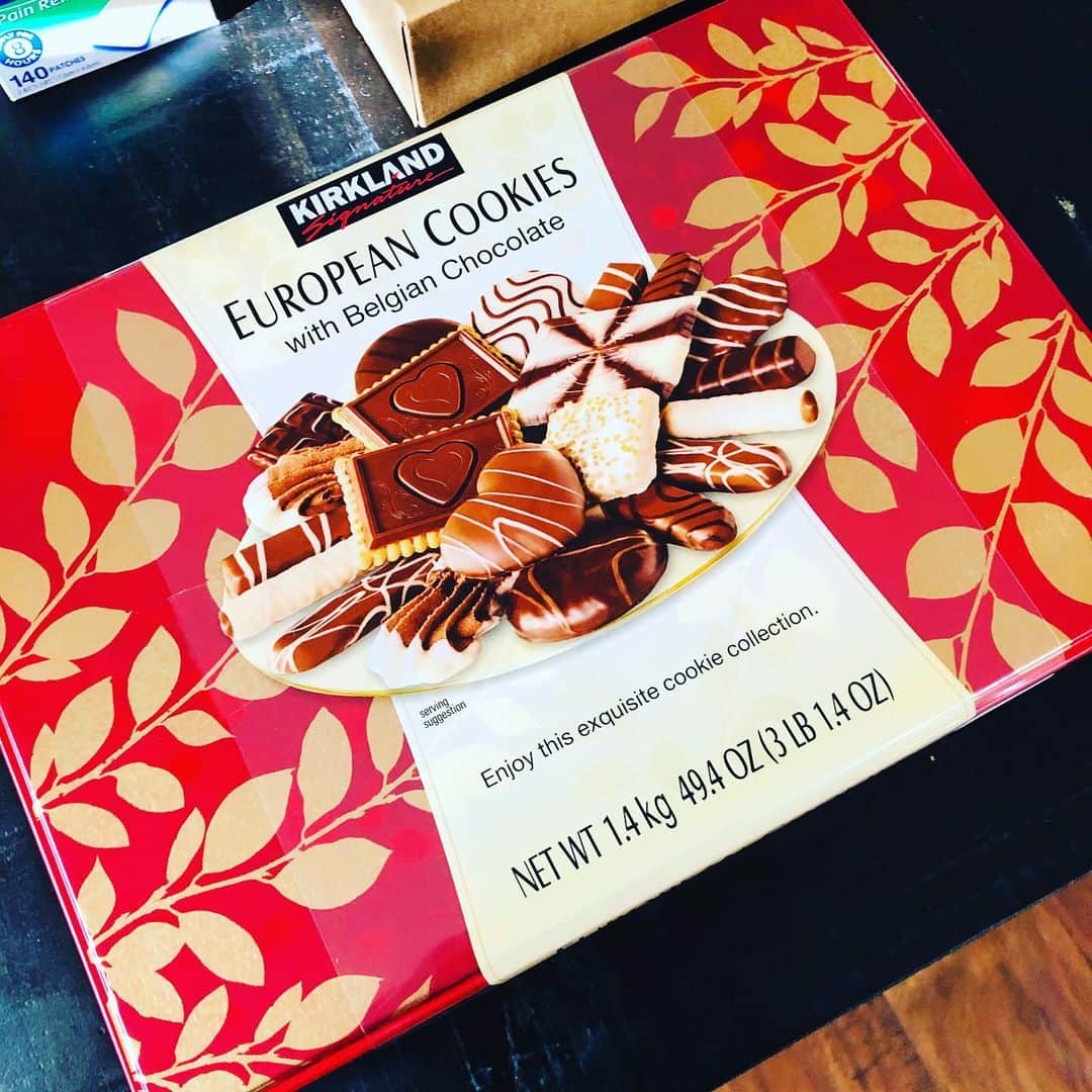 ジャオ・ジンナンのインスタグラム：「This is my Christmas present 🎁 I never thinking I can receive gift from American friend~ I am very excited about my first Christmas gift 🥰🥰🥰And thanks to Yassy~ she help me improve my English skill, and she is my best friend in the US!!! Wow~ thank you so much😘Love you~」