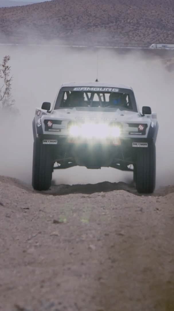 のインスタグラム：「With continued race cancellations, a quick stop in the desert was much needed.   #OffRoad #Truck #Desert #Racing #Motorsport #MonsterEnergy」