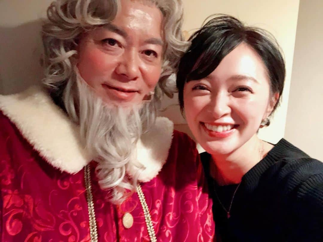 市井紗耶香さんのインスタグラム写真 - (市井紗耶香Instagram)「スクルージ🎅 舞台はロンドン、 心温まる物語に感動しました。  控え室薄暗いけれど 堀江サンタさんは充分映えますね🎅🎄💕  素敵な舞台、お声がけいただき ありがとうございました✨  #クリスマスキャロル2020 #クリスマスキャロル #ミュージカル」12月16日 8時34分 - sayakaichii