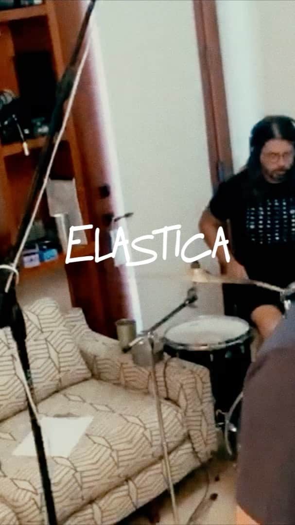 フー・ファイターズのインスタグラム：「From Brit Milot to Britpop…here’s one of the coolest tracks from the 90’s….sung by the very cool…and Jewish…Justine Frischmann…ELASTICA!   #happyhanukkah #hanukkahsessions @gregkurstin」