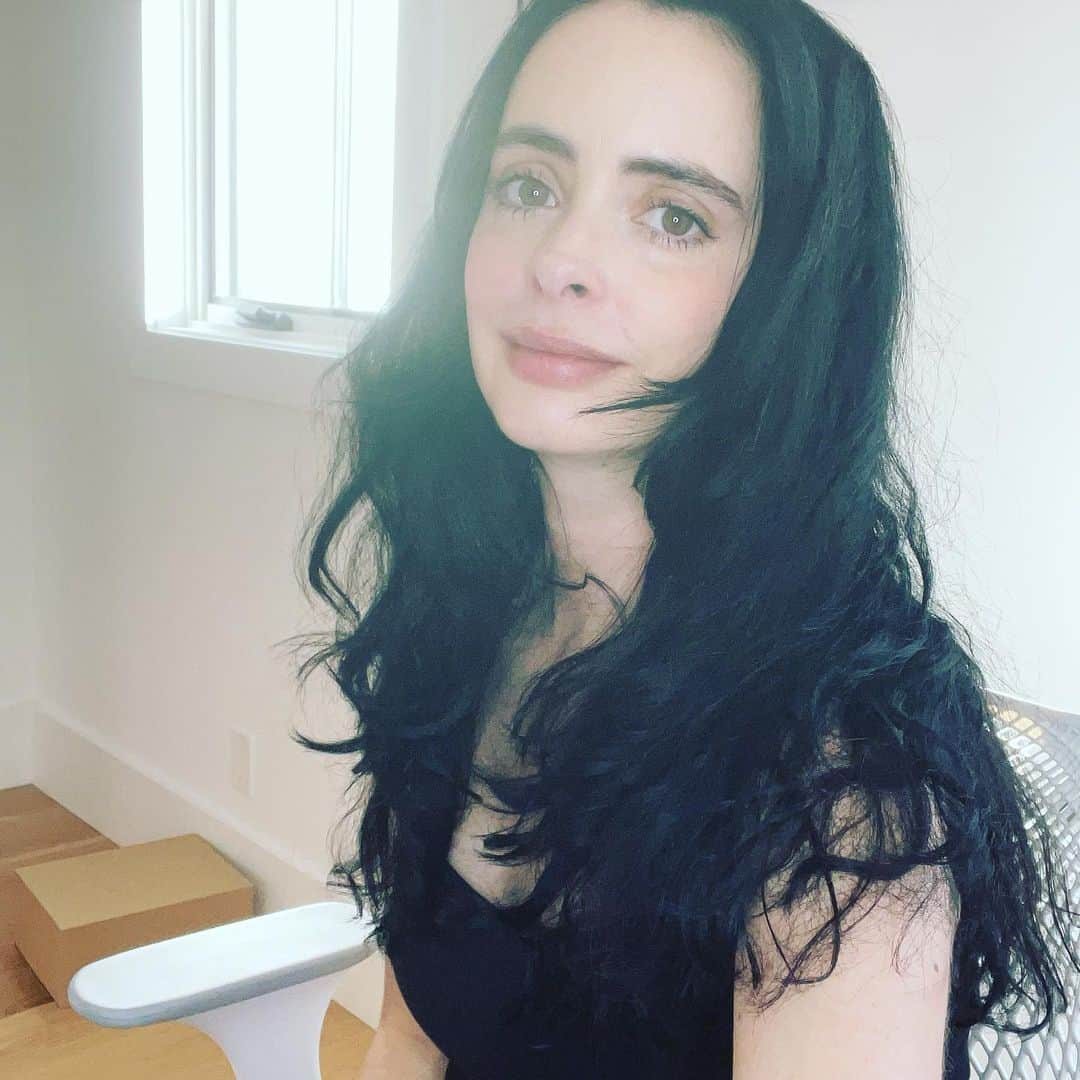 クリステン・リッターさんのインスタグラム写真 - (クリステン・リッターInstagram)「Hi! Tomorrow is my bday 🥳 Nothin’ happening 🥸🥸」12月16日 8時49分 - therealkrystenritter