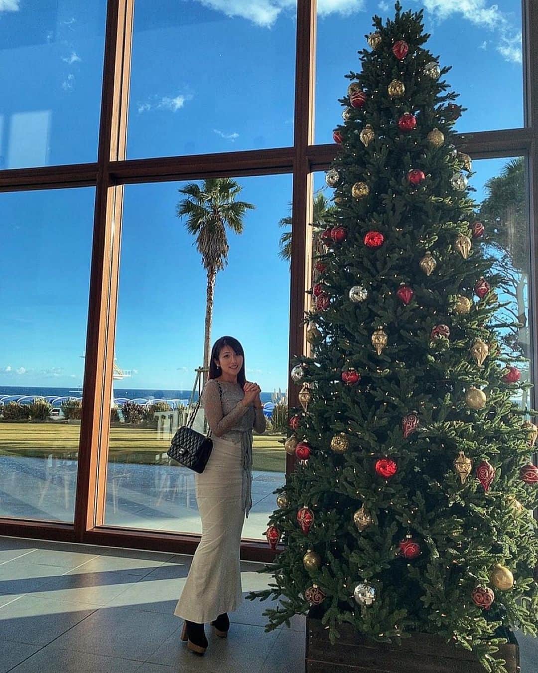 神谷麻美さんのインスタグラム写真 - (神谷麻美Instagram)「#クリスマスツリー 🎄💗✨  #お願い っ💗👼🏻💗✨  @cavadeles のワンピース素敵👗💗✨」12月16日 8時57分 - asamice428