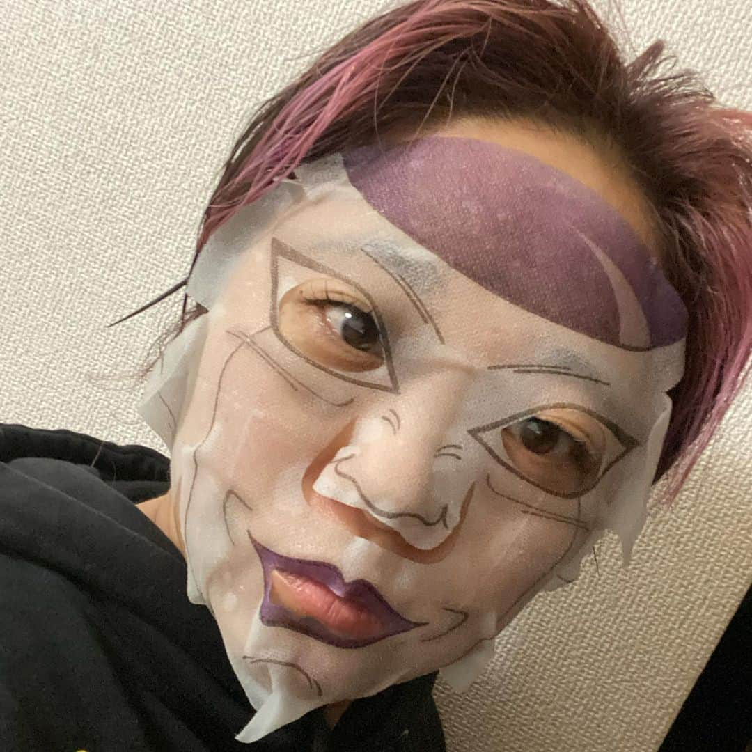 美奈子さんのインスタグラム写真 - (美奈子Instagram)「おはようございます！  最近乾燥しているからか どうも 顔がつっぱるので フリーザ様に助けを求めました( *´艸`)  今日も寒くなるらしいので 皆様あったかくしてね( *´꒳`* )  今日もがんばるでーい！  #おはよう #フリーザ様 #美奈子」12月16日 9時13分 - minako_official