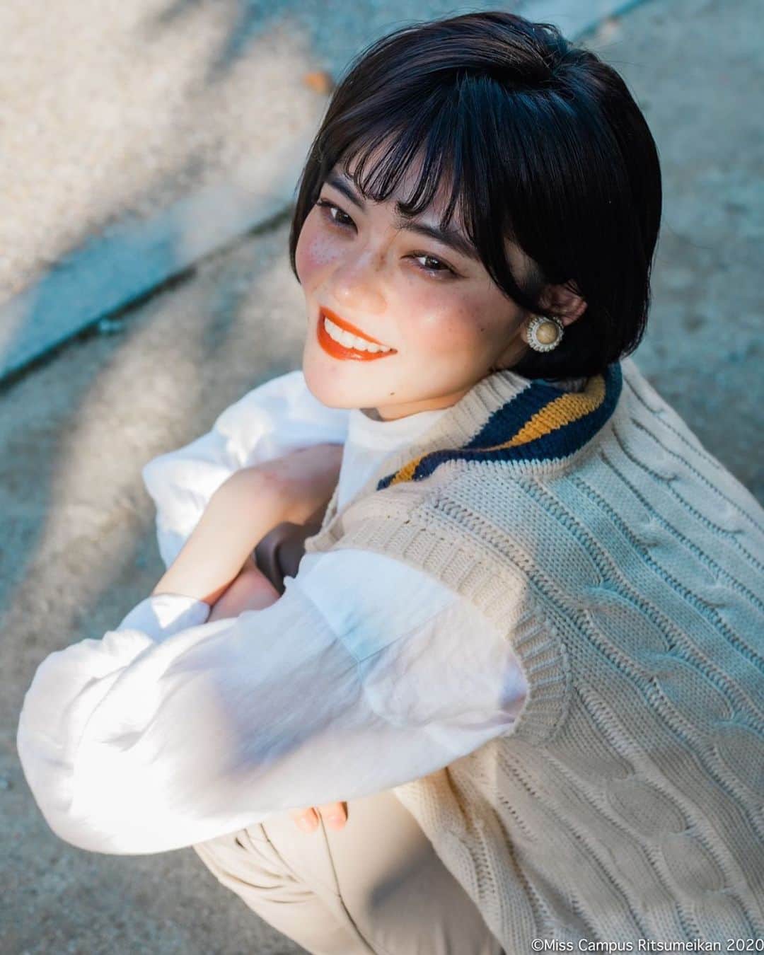 追田菜々花のインスタグラム：「ミスキャンパス立命館2020 ファイナルイベント テーマは「新しい私、最初のステージ」 これで終わりじゃ無いんよ、 これからなんよ  ⚠️当日票あり⚠️  💎日程:12月20日(日) 💎時間:14:00〜 💎視聴方法:YouTube・17LIVE YouTube▶︎ https://m.youtube.com/channel/UCtZ52o5uKEeVBom7jr3cIZg 17LIVE▶︎ https://17.live/profile/r/13494075  #ミスキャンパス #ミスコン #ミスコンファイナリスト #ミスコン2020 #ミスキャンパス立命館 #立命館大学 #立命館 #京都 #滋賀 #大阪 #京文化 #大学生 #女子大生 #ポートレート #ポートレート撮影 #ポートレートモデル #撮影 #撮影会 #写真好きな人と繋がりたい #写真 #写真で伝えたい私の世界 #カメラ #公園 #公園コーデ #公園フォト #公園デート #公園遊び #公園散歩 #木漏れ日 #日光」