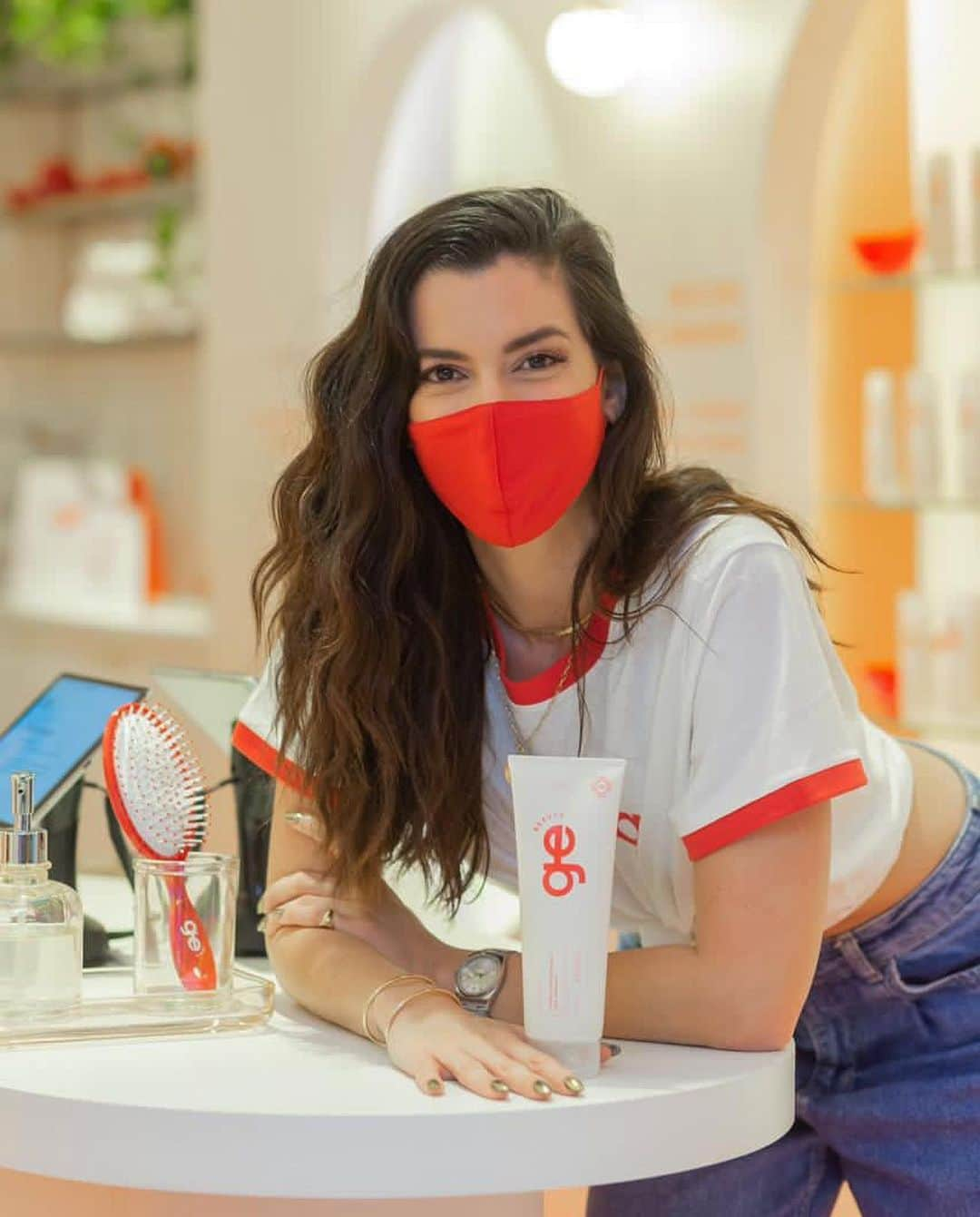 Garotas Estupidasさんのインスタグラム写真 - (Garotas EstupidasInstagram)「concept store @gebeauty ✨ 1 mês do primeiro call com o @shoppingrecife até abrir as portas da loja, que aventura hein time? Projeto lindo de @sophia.reinaux, time de venda recrutado por @maferreira30 e produção executiva @jumartinsssss #gebeauty  ph: @laravalencan」12月16日 9時45分 - camilacoutinho