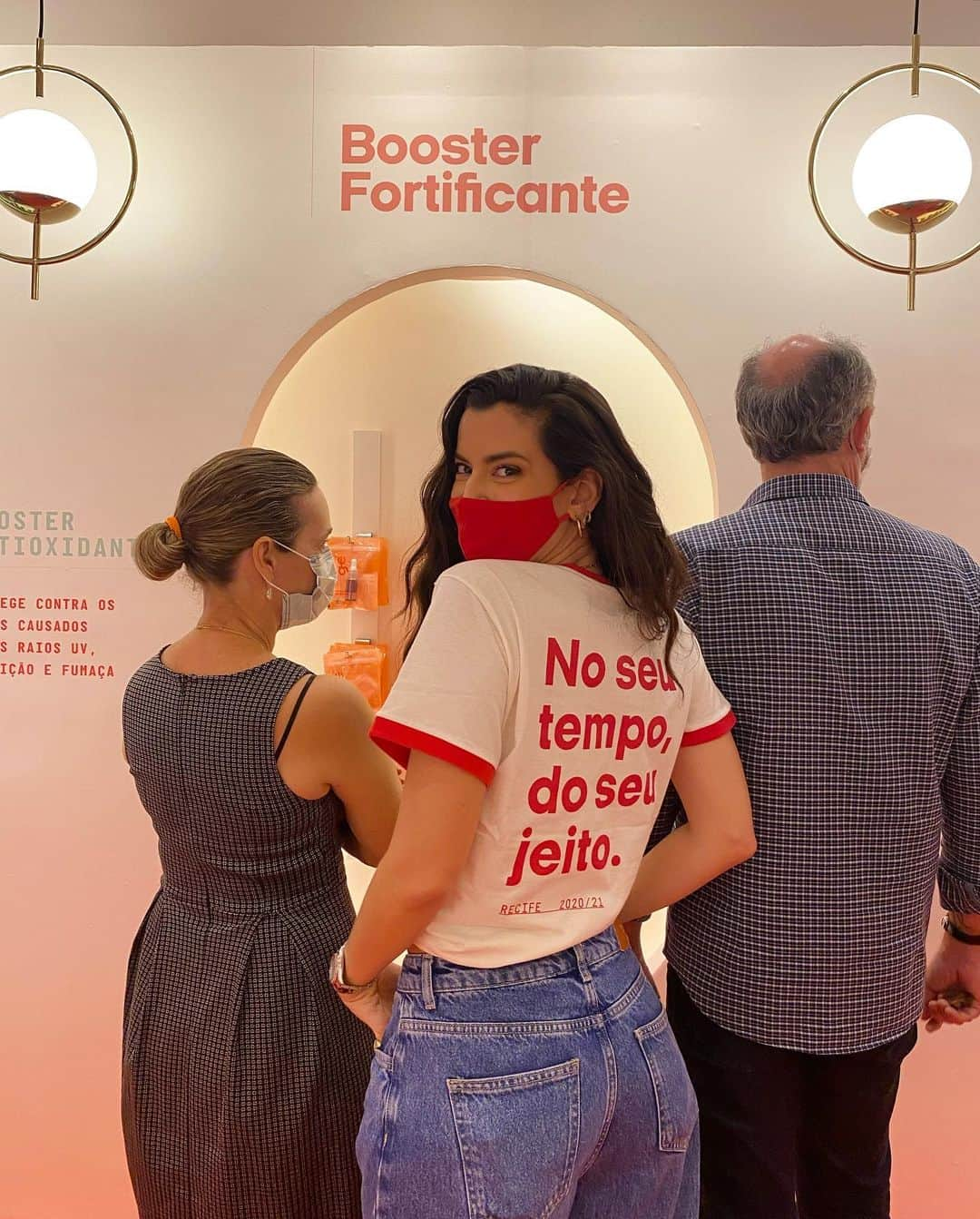 Garotas Estupidasさんのインスタグラム写真 - (Garotas EstupidasInstagram)「concept store @gebeauty ✨ 1 mês do primeiro call com o @shoppingrecife até abrir as portas da loja, que aventura hein time? Projeto lindo de @sophia.reinaux, time de venda recrutado por @maferreira30 e produção executiva @jumartinsssss #gebeauty  ph: @laravalencan」12月16日 9時45分 - camilacoutinho