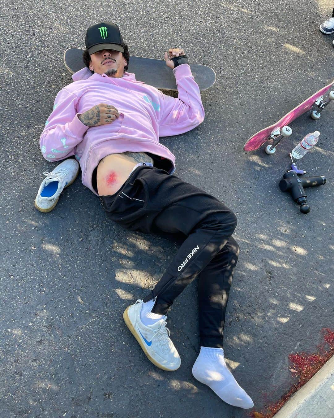 ナイジャ・ヒューストンのインスタグラム：「Swipe to see me get bodied」