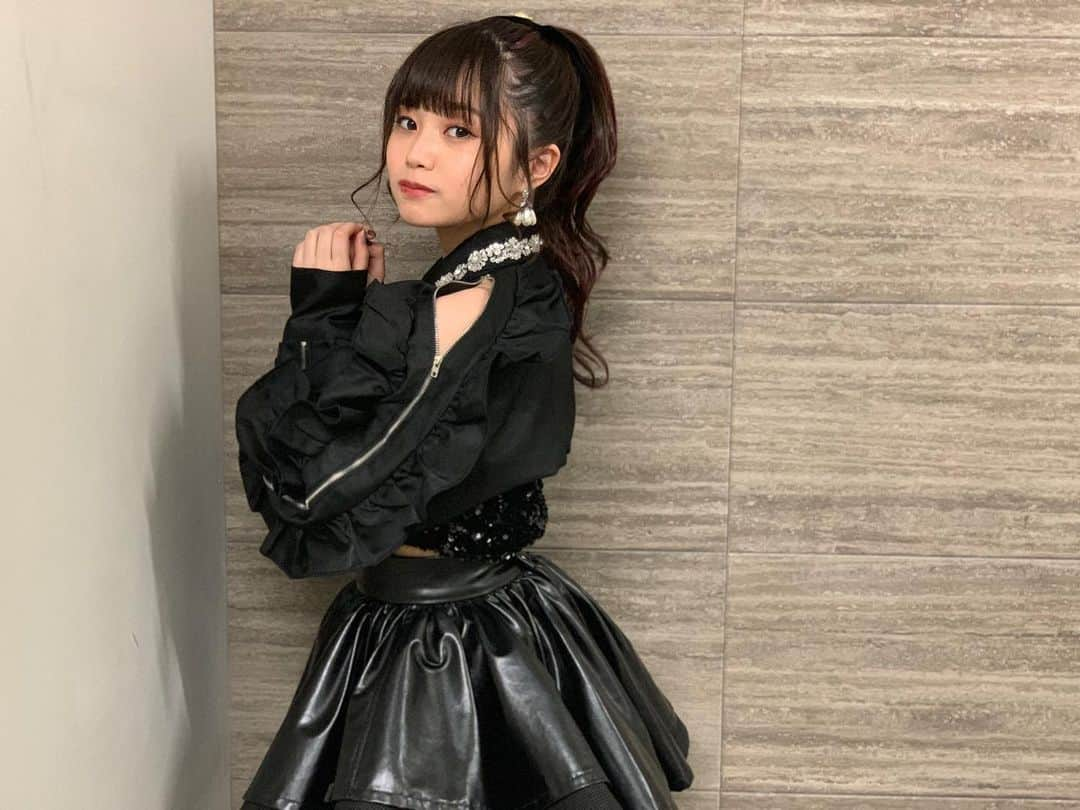 鹿沼亜美さんのインスタグラム写真 - (鹿沼亜美Instagram)「🤍🖤 2020ねんも残りわずかですなあ、  #ONEPIXCEL#2020年」12月16日 10時13分 - ami_1212one