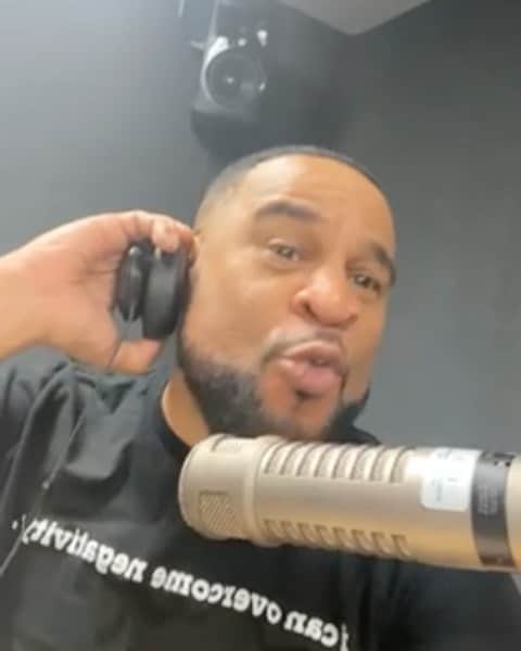 ファンクマスター・フレックスのインスタグラム：「Love my brother! We didn’t expect air play! Appreciate your support! @djpharris @power92chicago !!! @shaft I appreciate u connecting us! WHO ELSE SHOULD I GET ON MY ALBUM?」