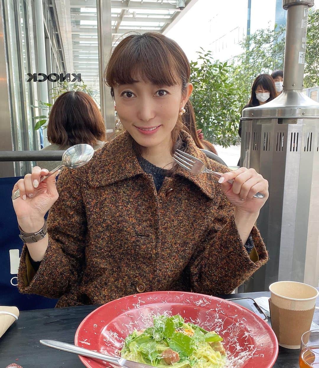 上野水香さんのインスタグラム写真 - (上野水香Instagram)「Lunchtime with friend 🥗 💕 お野菜たっぷり！美味しかった。 楽しかったね^_^✨✨ @mayumin.nishimura」12月16日 10時43分 - mizukaueno
