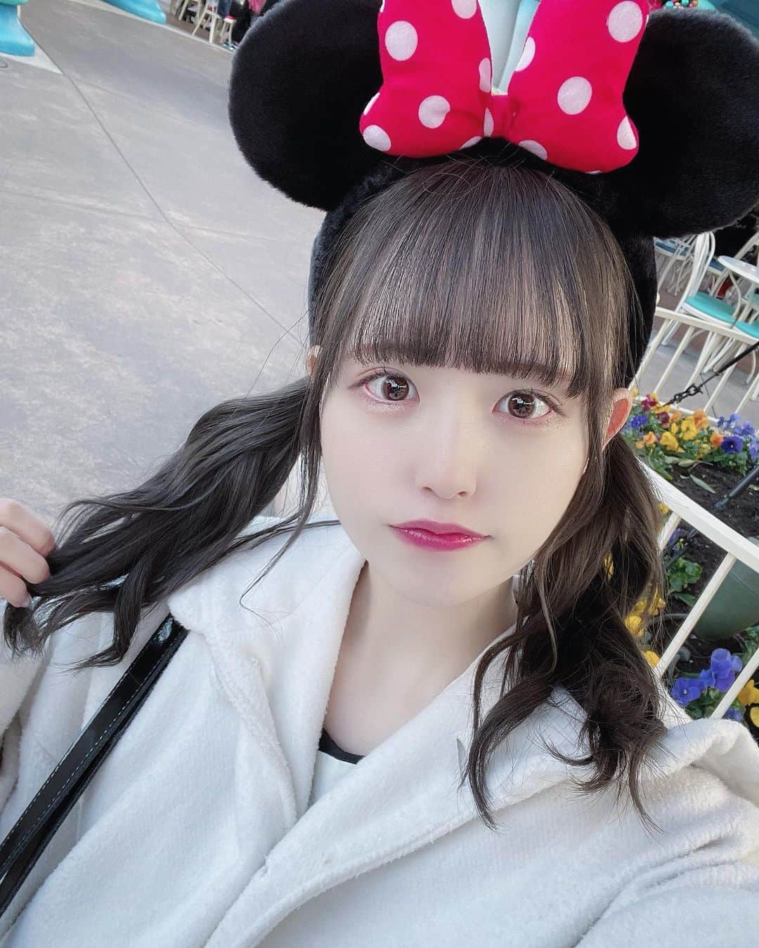 真城里帆さんのインスタグラム写真 真城里帆instagram ディズニーめっちゃ久しぶりだった ヒートテック見えてるのめっちゃ恥ずかしい ディズニー ディズニーランド 東京ディズニーランド Disney Disneyland Tokyodisneyland