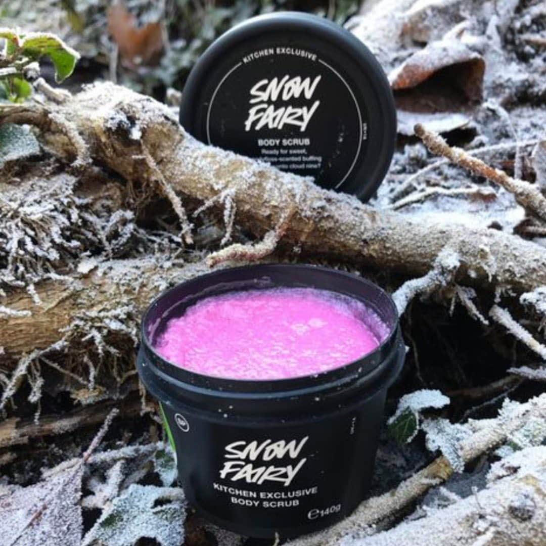 ラッシュのインスタグラム：「“Snow Fairy Body Scrub! - this is exactly the sort of item that I signed up for! I love getting exclusive products in popular scents and I don’t think Snow Fairy has ever smelled this good!” @aplaceformylush  The Lush Kitchen subscription box offers exclusive shower and skincare products that you can’t get anywhere else! Have you signed up yet?  #lushkitchen #lush #lushsubscriptionbox #lushsnowfairy  #lushchristmas #lushexclusive #lushcommunity #beautysubscriptionbox #snowfairy」