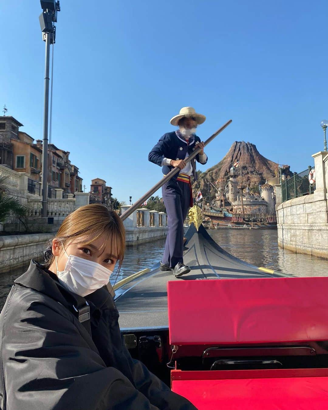 のインスタグラム：「〻 毎度幸せにしてくれてありがとうの気持ち🥲 #disney #disneysea #tokyodisneysea #tdr #tds #東京ディズニーリゾート #東京ディズニーシー #ディズニーシー #ディズニー #誕生日ディズニー #バースデーディズニー #ディズニーコーデ #イヤーハット」