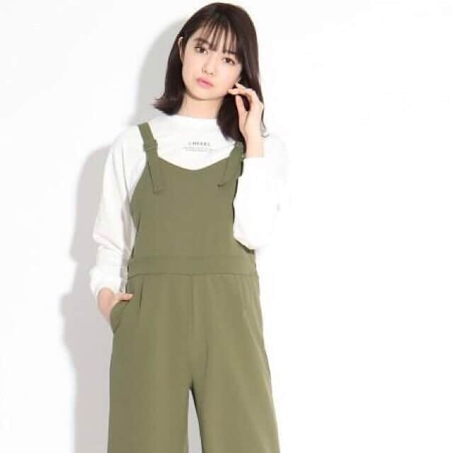 菅井純愛さんのインスタグラム写真 - (菅井純愛Instagram)「ピンクラテ✨  昔から緑の服が好きなんです！ 1番好きな色は赤だけど……❤️ 今日はとにかく寒い｡ﾟﾟ｡ﾟ｡さぶぅ(((*ﾟ艸ﾟ))) みなさん、風邪😷ひかないようにね〜」12月16日 21時43分 - aria_sugai