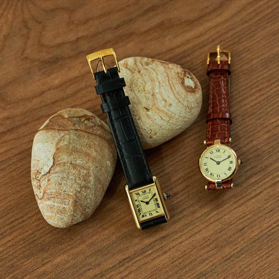 ルミネ北千住さんのインスタグラム写真 - (ルミネ北千住Instagram)「・ NEW STANDARD for CHRISTMAS 【ヴィンテージ時計で手もとに輝きを】 ・ 自分にとって一生モノであり、 こどもや孫へと世代を超えてつないでいける ヴィンテージ時計は自分のギフトにぴったり。 上品な輝きを放ち、とっておきの日に つけたくなる特別な存在感が魅力です。 ・ must de Cartier TANK ¥205,000 must de CartierVendome ¥135,000 ヒロブ/3F ・ 自分らしいクリスマスの“10”の楽しみ方を特設WEBサイトで公開中！ プロフィール画面よりチェック！ ・ #ルミネ北千住 #北千住 #lumine #クリスマス #christmas #2020クリスマス #クリスマスプレゼント #instagood #ご褒美ギフト #gift #present #ヴィンテージ #ヴィンテージ時計 #ヒロブ #クリスマスギフト #腕時計 #アクセサリー #一生モノ #定番 #winter #プレゼント #ご褒美 #ニュースタンダード #ホリデーギフト #自分ご褒美 #クリスマスプレゼントにオススメ#クリスマスプレゼント🎄🎁 #革#エレガント#ファッション小物」12月16日 20時13分 - lumine_kitasenju