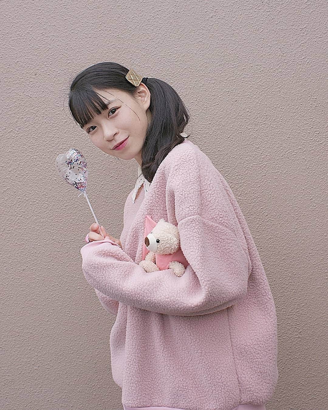 熊井戸花さんのインスタグラム写真 熊井戸花instagram 最近のたのしみは しゃぼん玉することです なんかハマっちゃったよぉ ᯅ もし おさんぽしてる時とか 景色や空みてる時にしゃぼん玉飛んできたら はなの仕業ですよ