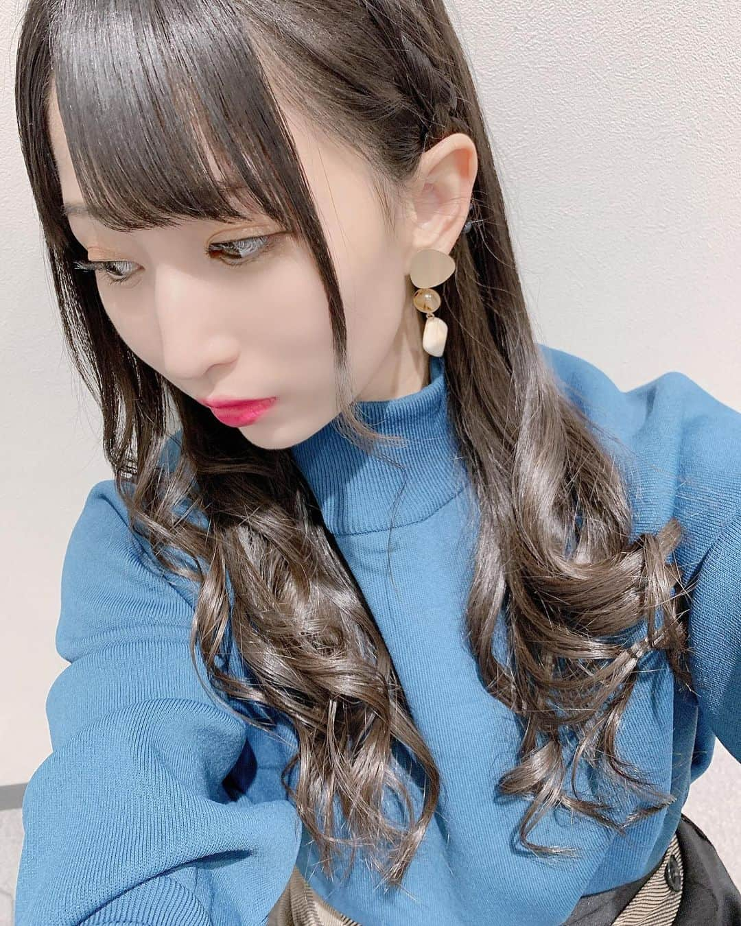 谷麻由里さんのインスタグラム写真 - (谷麻由里Instagram)「淡い青色❄️」12月16日 20時24分 - mayusamatokeiyaku