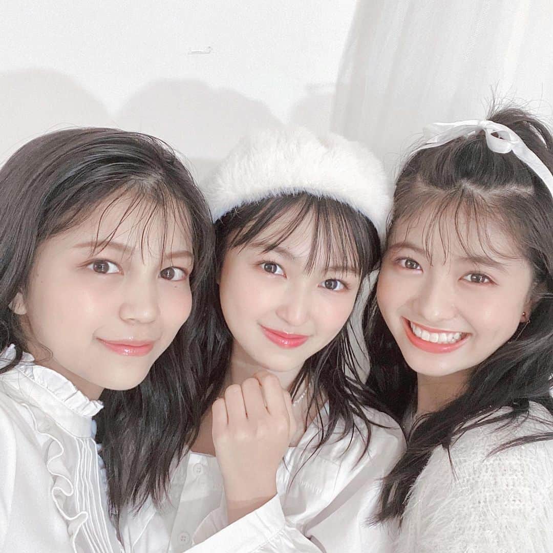北川花音のインスタグラム：「﻿ ﻿ 🤍🤍🤍﻿ ﻿ #白　#野崎奈菜　#凛美　#北川花音　#ニコラ　#nicola」