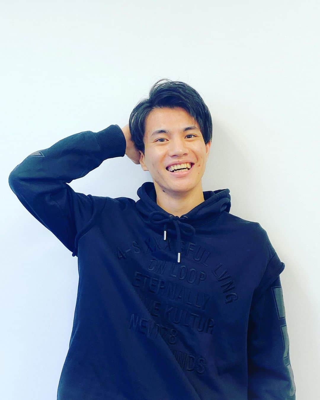 高垣英一郎さんのインスタグラム写真 - (高垣英一郎Instagram)「YouTubeチャンネルを開設しました！！ 12/18(金)の夜9時からスタートです🥸🥸 普段の日常動画や歌動画など色々な動画を投稿していきます！  プロフィールにチャンネルのリンク貼ってあるので、是非チャンネル登録よろしくお願いします🤲」12月16日 20時53分 - eiichiro_1219