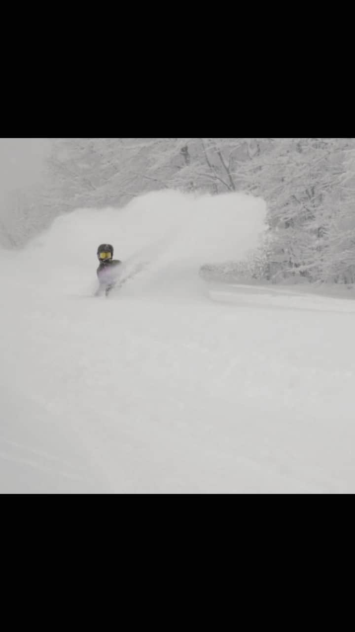 佐藤亜耶のインスタグラム：「. PP✌🏼❤️❤️❤️ . #snowboarding #snowboard #pow #powdersnow #japan #snow #スノーボード」