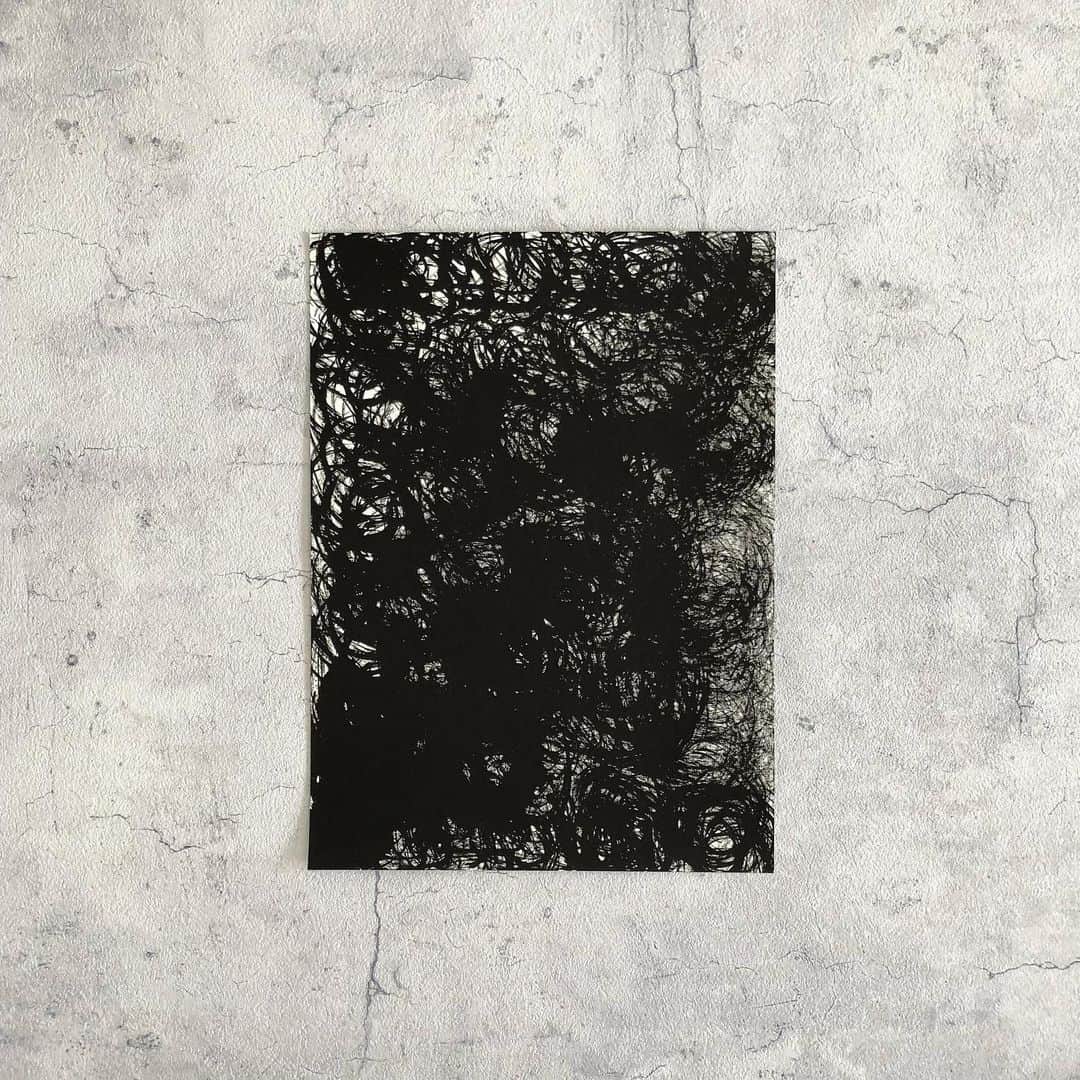 赤間紫動のインスタグラム：「.﻿ #calligraphy#calligrapher#japanesecalligraphy#drawing#art#artlife#artist#design#tokyo#japan#calligrafia#kaligrafi#caligrafo#blackandwhite#kanji#shodo#abstractpainting#abstractartist#abstractart#白黒#书道#서예#書道#書#墨#赤間紫動#shidoakama」