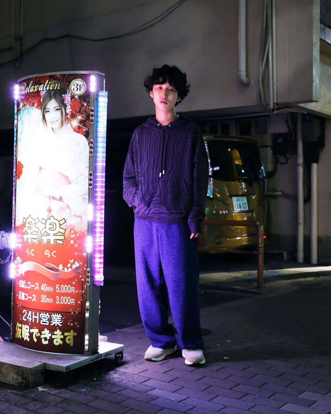 Droptokyoさんのインスタグラム写真 - (DroptokyoInstagram)「TOKYO STREET STYLE⁣⁣ ⁣ Name: @takanoooh  Occupation: Shop Staff (@the_foureyed) Top: #EckhausLatta Pants: #well Shoes: #OurLegacy #streetstyle#droptokyo#tokyo#japan#streetscene#streetfashion#streetwear#streetculture#fashion#ストリートファッション#コーディネート ⁣⁣ Photography: @dai.yamashiro」12月16日 20時58分 - drop_tokyo