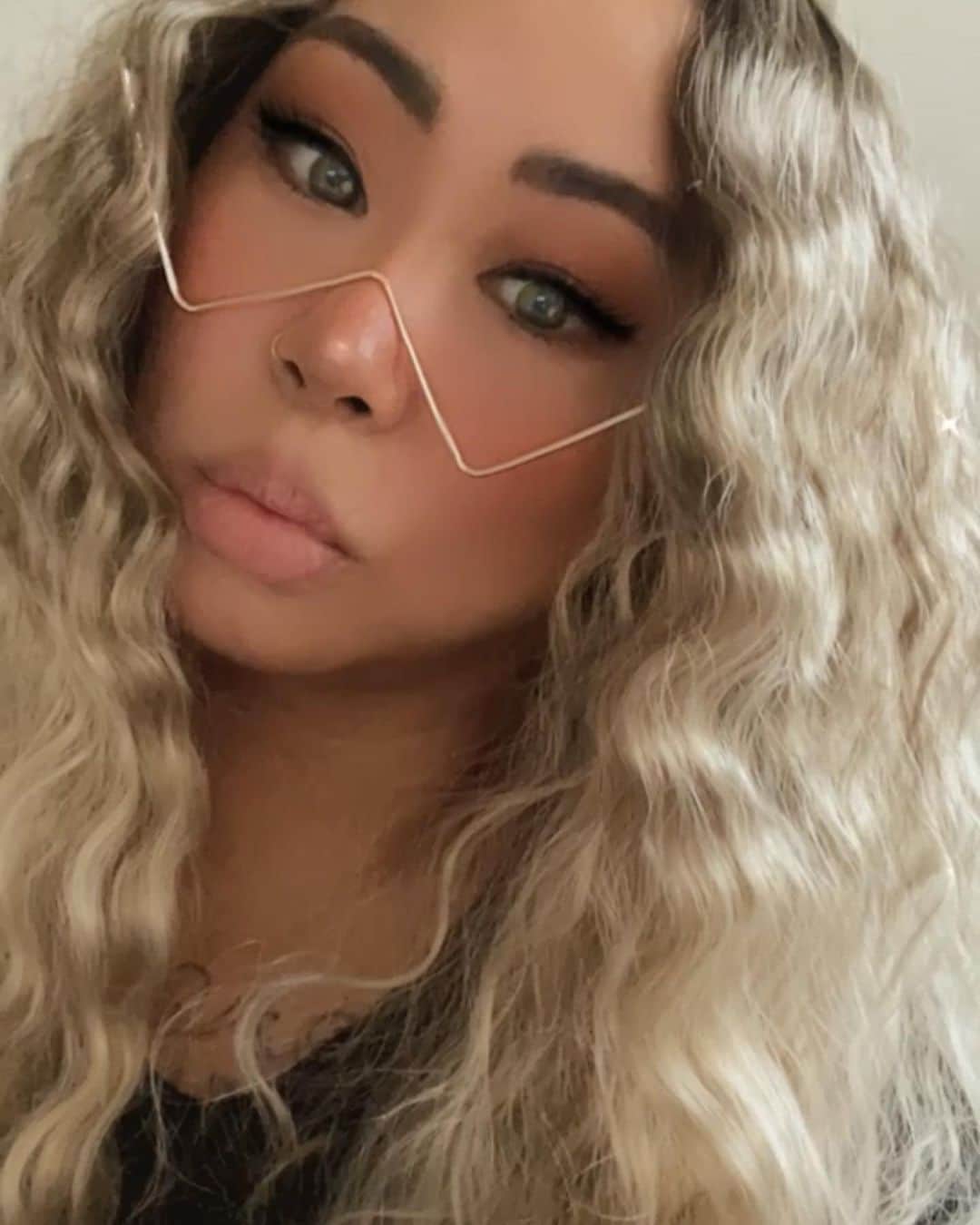 ルナのインスタグラム：「3年になる緑から来年はカラーチェンジを企み中......🙄. なかなか浮かばない..... 何色がいいかね..... #hiarstyle  #haircolor  #悩み」