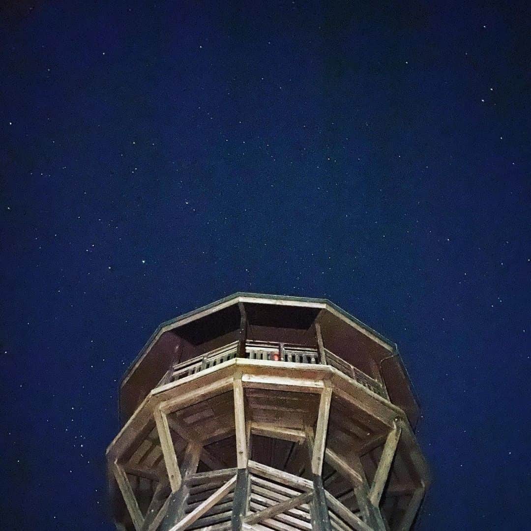 のインスタグラム：「🌌🌃」