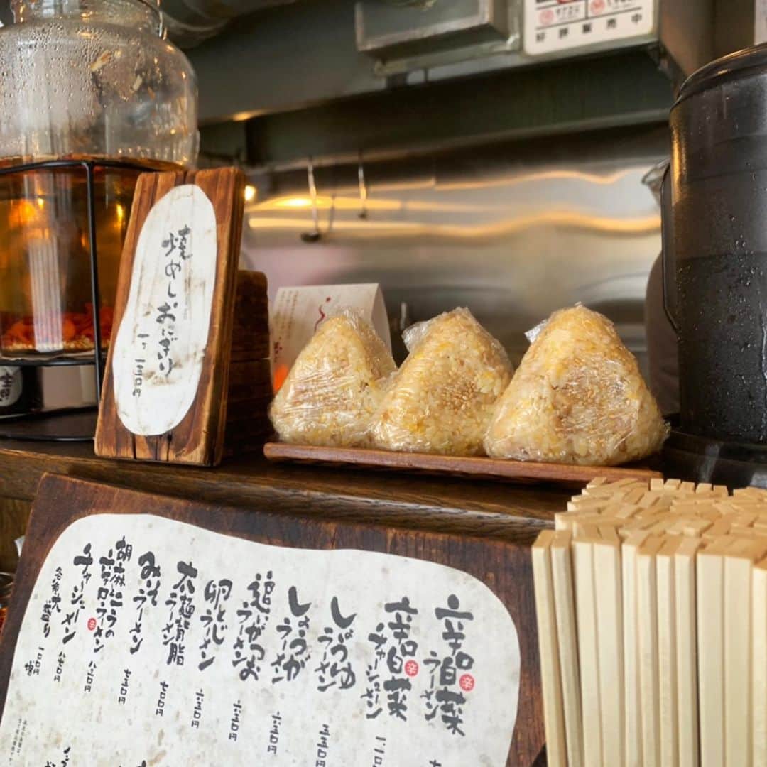 Sayaka.Mさんのインスタグラム写真 - (Sayaka.MInstagram)「. Today’s lunch #ramen #japanesefood . . 今日は、らーめん佳に行こうと思って定休日も確認しお店に着いたら、ストーリーに上げましたがまさかの店主様骨折という事で、久々のいせのじょう🍜 . 辛口白菜ラーメン 780円(写真10枚目)しか食べた事がなかったので、今回は胡麻とニラの辛口ラーメン 830円にしました。 . いせのじょうはあっさり系好きな方にオススメ✨餃子 330円焼き餃子と水餃子がある🥟 . 辛口とはついていますが、私には全然辛くないので卓上の唐辛子にて🌶調整させて貰いました✨ . 胡麻風味で坦々麺とラーメンの中間な感じ、途中から酢で味変😋 御馳走様でした . #いせのじょう 011-832-6870 #北海道 #札幌市白石区 #菊水 1条1-3-2 菊水会館 1F https://tabelog.com/hokkaido/A0101/A010301/1009504/ @isenojo_official . =============== 私の食べ歩きの記録は Gourmet food information 제 외식기록 ↓↓↓ #sayaka動画 =============== . #ラーメン #ラーメン好きな人と繋がりたい #ラーメン大好き #ラーメンインスタグラマー #ラーメン部 #ラーメン巡り #ラーメンパトロール #ラーメン女子 #ラーメンインスタグラム #ramenstagram #麺スタグラム #麺活 #麺スタグラマー #札幌ラーメン #札幌ラーメン部 #札幌グルメ #ramennoodles #ラーメンテロ #札幌ランチ #札幌 #札幌ママ #札幌ラーメン女子 #坦々麺 風」12月16日 12時35分 - insta.sayaka