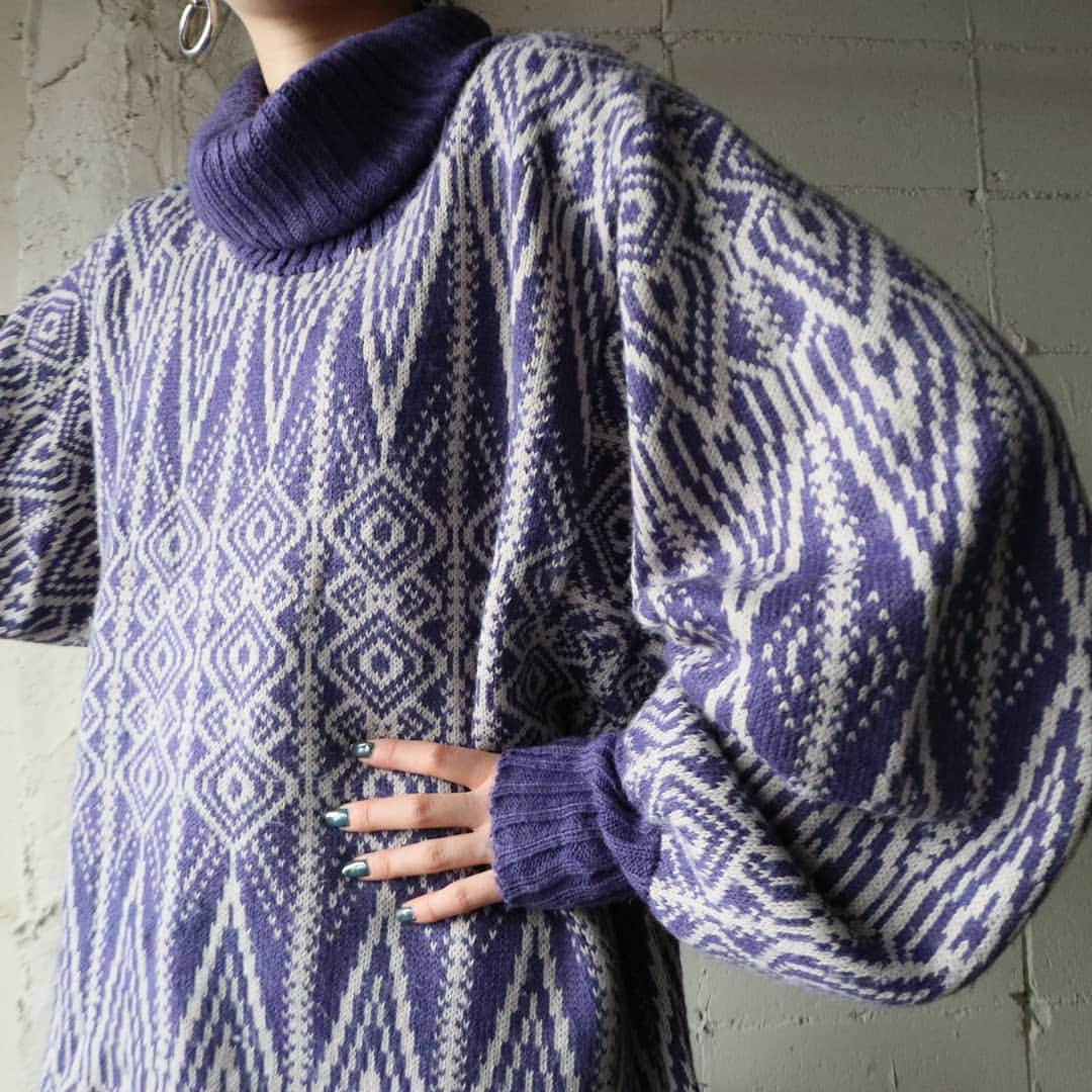 吉祥寺 古着屋 Orfeoのインスタグラム：「Volume Sleeve Pattern Knit  #orfeo #kichijoji #tokyo #vintage #used #fashion #coordinate #outfit . . . スタッフ募集についてはこちら→https://www.instagram.com/p/CHcEl3Tl1Sk/?igshid=1j1r0z0xinhmp .  お問い合わせはインスタグラムのプロフィール掲載のメールアドレスにお願いいたします。コメント、DMでのお問い合わせは受け付けておりませんのでご了承ください。 ONLINE SHOPの商品も店頭にてご購入頂けます。気になる商品がございましたらスタッフにお声掛けください。  新型コロナウィルス感染拡大防止策を徹底した上で営業をしております。マスクの着用、入店時にアルコールでの消毒をお願いいたします。」