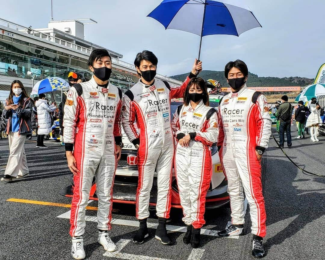 中野信治さんのインスタグラム写真 - (中野信治Instagram)「Super Taikyu Round 5 @ AUTOPOLIS  Q  4th R  1st🎖️  チームワーク！  3レース目にしてようやく勝てました！  ライバル達とのバトルも楽しかった。  そして、チームメート達の成長が何より嬉しい。  皆いい笑顔。  やっぱりいいね。  #97の応援を有難うございました❗  #honda  #civic  #civictcr  #supertaikyu」12月16日 13時20分 - shinjinakano