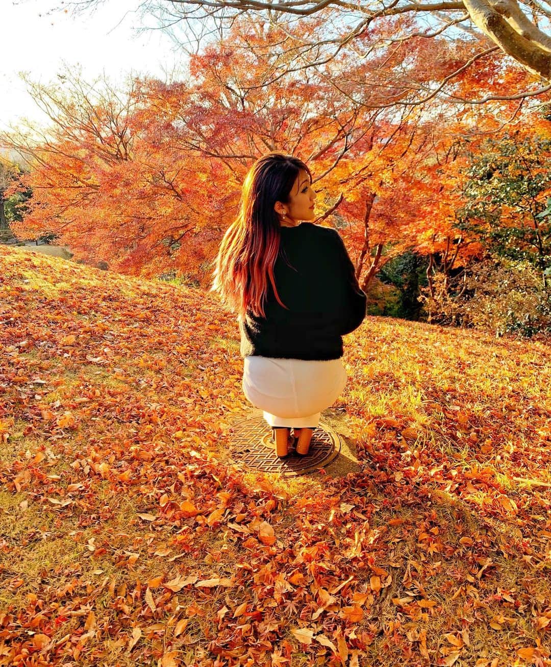 神谷麻美さんのインスタグラム写真 - (神谷麻美Instagram)「#紅葉 素敵💗🍁💗👼🏻💗✨  私の髪色 #紅葉カラー 🍁🥰💗笑」12月16日 14時18分 - asamice428