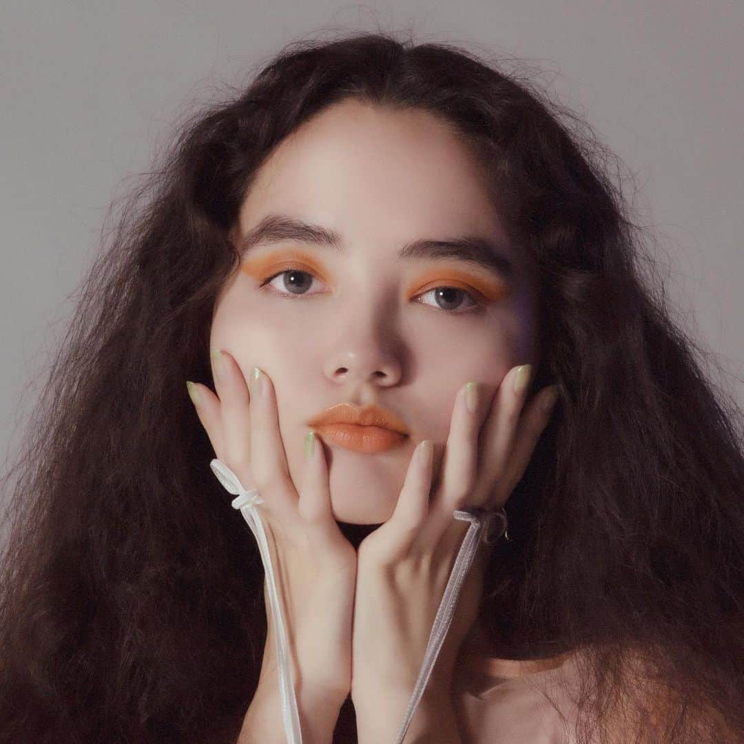 PIA official Instagramのインスタグラム：「〈TOPARDS〉 発売直後から人気爆発🔥 指原莉乃さんプロデュースの「TOPARDS」💎✨  普段使いしやすい神秘的なブルーグレーがHIT中です💙  ------------------------- BRAND： TOPARDS COLOR：Lapis Lazuli SIZE：14.2mm GDIA：13.6mm BC：8.6mm PRICE：1,600円＋TAX -------------------------  #colorcontact #makeup #TOPARDS #トパーズ #カラコン #カラーコンタクト #メイク #カラコンレポ #メイク動画 #指原莉乃 #AKB48  #カラーコンタクト  #pia #colorcontact#colorcontacts #メイク #kbeauty #beauty #コンタクト #メイク動画 #렌즈 #메이크업 #eotd #makeupforever #指原カラコン #さっしー #blue #justinclenquet」