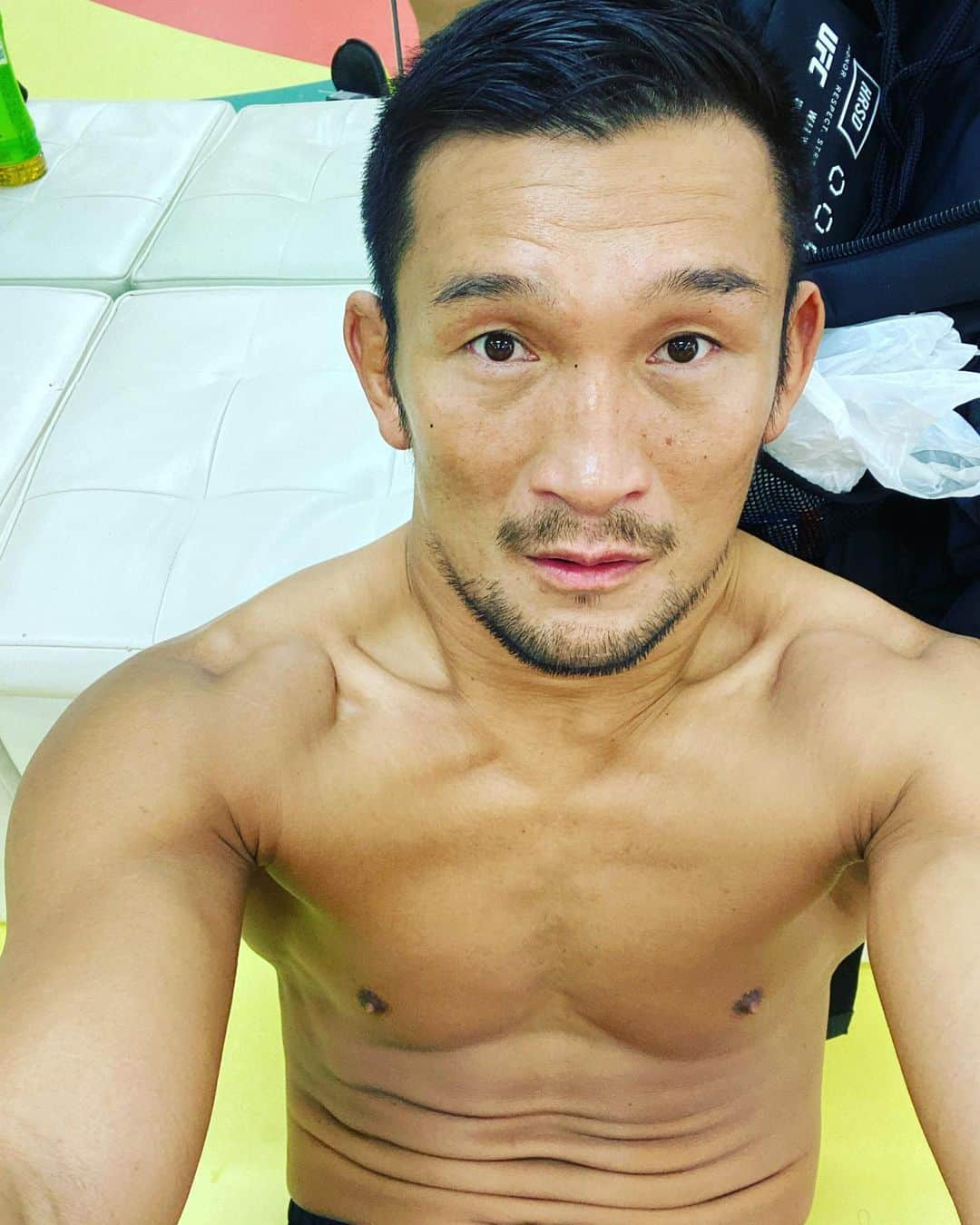 ストラッサー起一のインスタグラム：「練習終わり。 今日は岡見さんにも絶好調って言われて嬉しかった！ 自分でも絶好調やと思ってるから早く爆発させたいわ！！ 後やっぱ体重85キロ〜87キロをウロウロしてるくらいが動ける体重なんやと思う。」