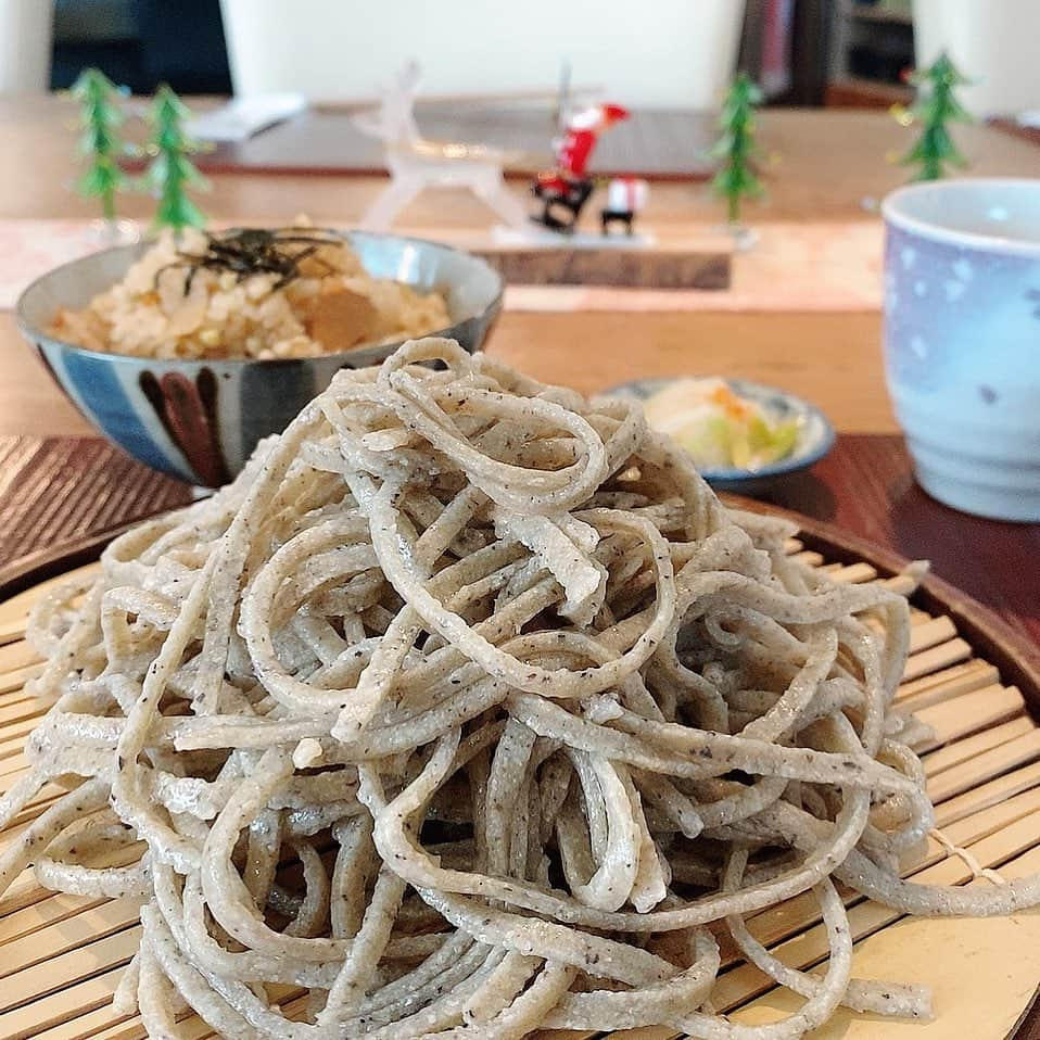 ちゃんうさのインスタグラム：「十割そば『きらく』 粗挽きの田舎そばが食べられるお蕎麦屋さん💕  塩で食べるのがお気に入り🤤  #十割蕎麦 #そば #蕎麦 #谷町グルメ #大阪グルメ #ちゃんうさ」